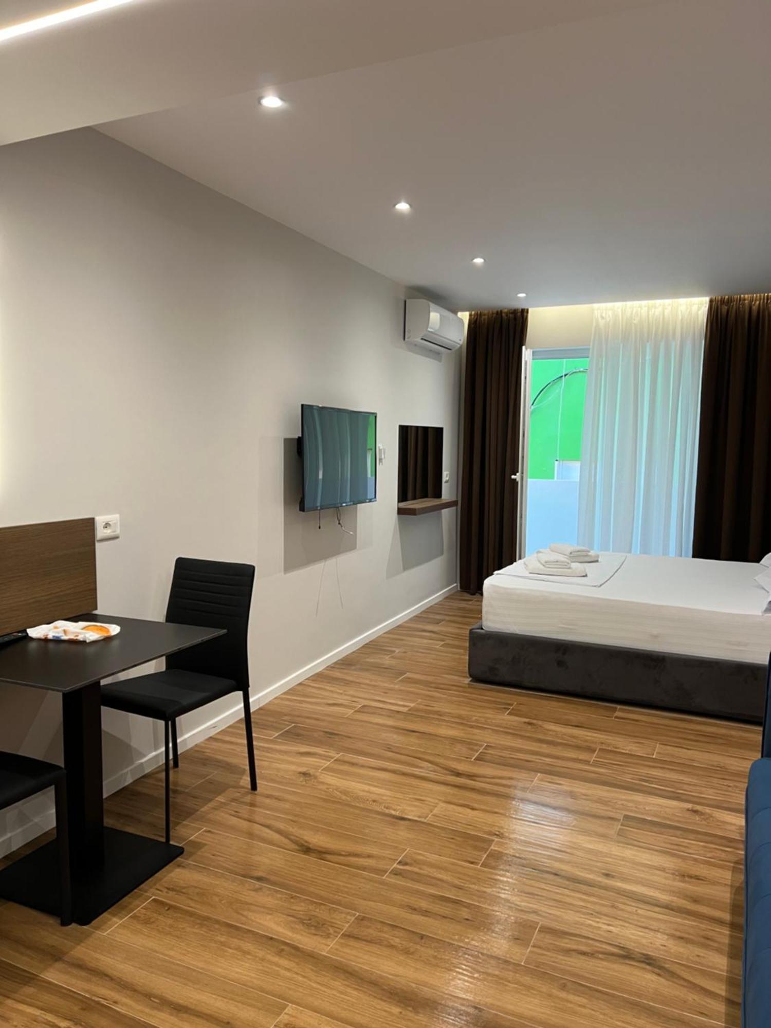 Tirana Central Stay Eksteriør billede