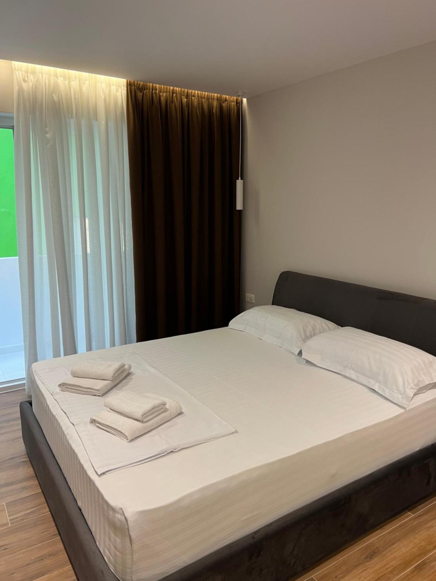 Tirana Central Stay Eksteriør billede